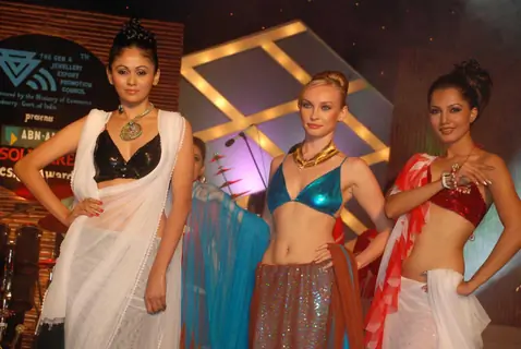 Models at Solitaire awards at renaissance