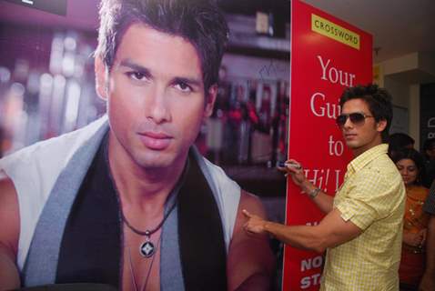 Shahid Kapoor launches Hi Blitz at Crossword, Juhu