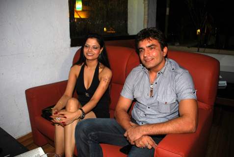 Raja Chaudhary with Gulshan at the success bash of &quot;Yeh Chanda Kanoon Hain&quot;