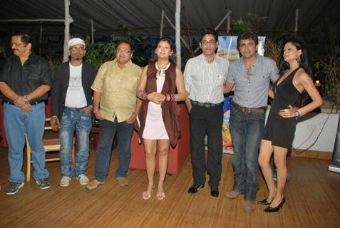 Tiku Talsania, Rakesh Bedi, Juhi Parmar, Asif Sheikh, Raja Chaudhary and Gulshan at the success bash of &quot;Yeh Chanda Kanoon Hain&quot;