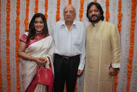 Priya Dutt Launches &quot;Roopkumar and Sonali Rathod''s Album Ishtdev Ganpati&quot; at BJN