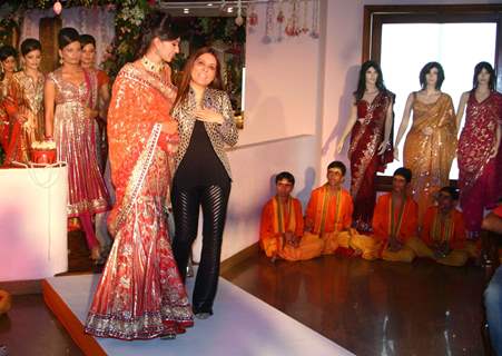 A Model Showcasing Reynu Taandon''s BRIDAL ASIA''09 collection in New Delhi on Thursday