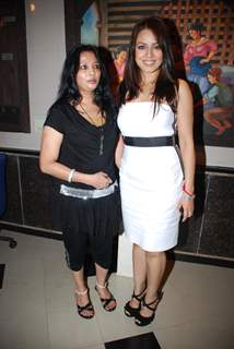 Mahima Chaudhry at Daxa Khandwala''s Art exhibition