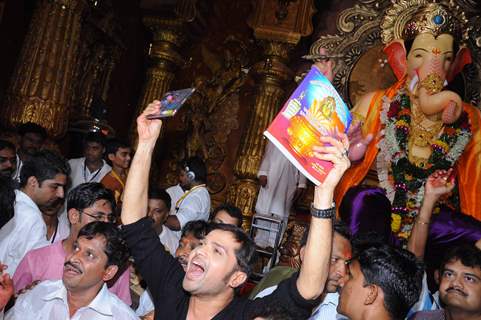 Himesh Reshammiya at the lunch of ''''RADIO'''' Music at Lalbaugh Ka Raja