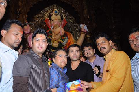 Himesh Reshammiya at the lunch of ''''RADIO'''' Music at Lalbaugh Ka Raja