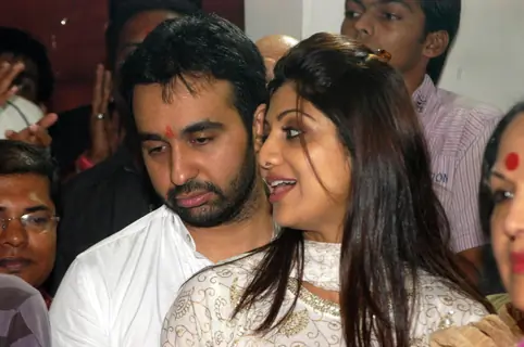 Shilpa Shetty with Raj Kundra at Andheri Ka Raja Ganpati