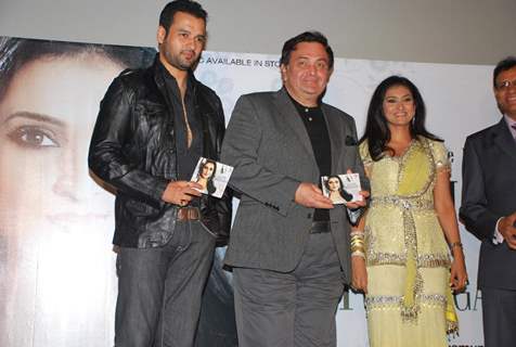 Rishi Kapoor launches Lalitya Munshaw''s album