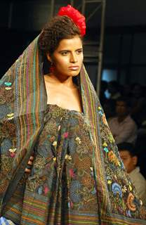 A model at the ramp during the Kolkata Fashion Week in Kolkata on 11th Sep 2009