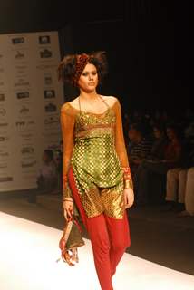 A model at the ramp display Satya Paul colloction during the Kolkata Fashion Week in Kolkata on 12th Sep 09