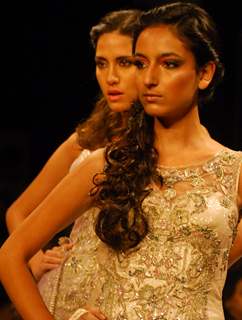 Model on the ramp in Kolkata fashion week in Kolkata on 12th Sep 09