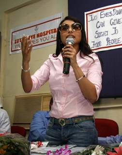 &quot;Rani Mukherjee Donates her Eyes&quot; at Lotus Hospital in Mumbai (Photo : IANS)