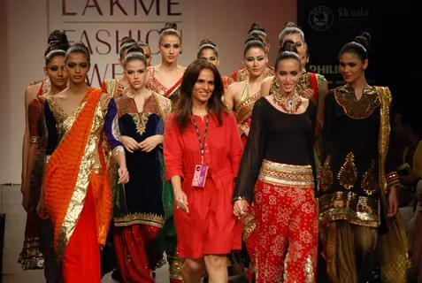 Mode walksl on the ramp of Anita Dongre''s timeless collection for spring/summer 2010 at Lakme Fashion Week was a stylish nostalgic fashion odyssey