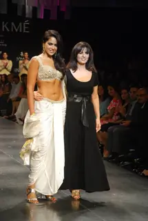 Sameera Reddy at the Anita Dongre''s timeless collection for Spring/Summer 2010 at Lakme Fashion Week was a stylish nostalgic fashion odyssey