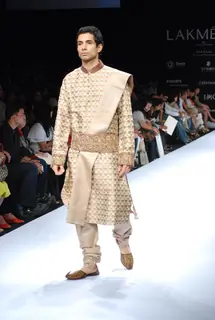 Models on the ramp of Shyamal and Bhumika and Vivek Karunakaran presented diverse fashion trends for Spring/Summer 2010 at Lakme Fashion Week