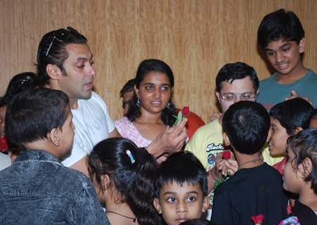 Salman Khan celebrates International Rose day with cancer affected childrens at Hinduja Hospital in Mumbai