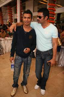 Sunil Shetty at Araish''s art exhibition, in Mumbai