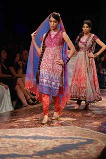 Models walks the runway at Tarun Tahiliani show at the Lakme Fashion Week Spring/Summer 2010 Day 5, in Mumbai