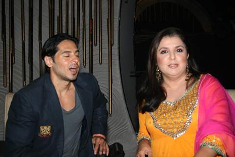 Dino Morea and Farah Khan at &quot;Acid Factory Team on the Sets of Entertainmet Ke Liye Kuch Bhi Karega&quot;