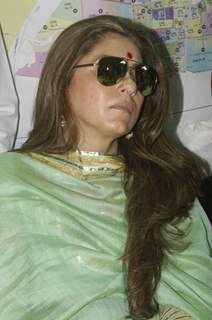 Bollywood actress Dimple Kapadia campaigns for Sanjay Nirupam at Borivli in Mumbai