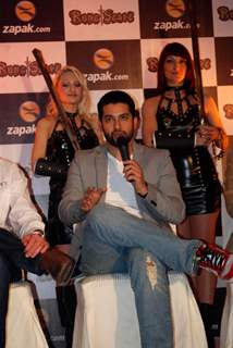 Aftab Shivdasani launches game for Zapak at Trident