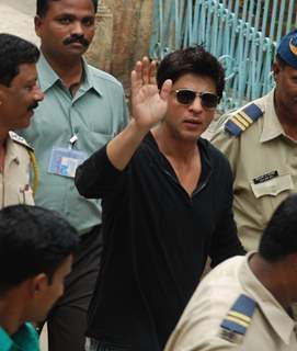 Shahrukh Khan leaves after casting his votes today for Maharashtra Elections