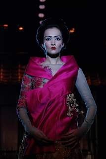 A model showcasing designer Varun Bahl''s creation on the ramp at the HDIL India Couture Week in Mumbai Wednesday night