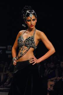 Model walk for Manav Gangwani at HDIL, Grand Hyatt in Mumbai on Thursday,15 October 2009