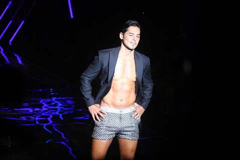 Dino Morea on the ramp for Karan Johar show