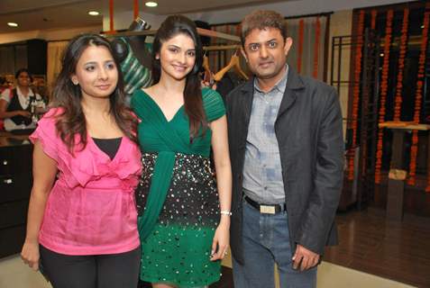 Prachi Desai at Amara store to promote designers Archana Kocchar, Meera Mahadevia and Neyomi Khaitan