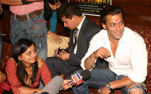 Bollywood Star Salman Khan talking to media after selling tickets for his upcoming film &quot;London Dreams&quot; at Delite Theatre in New Delhi on Monday 26 Oct 2009