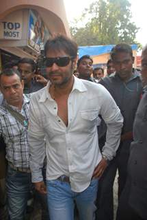 Ajay Devgan opens &quot;London Dreams&quot; Advance Booking Gaiety, Bandra, Mumbai