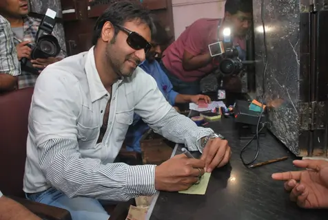 Ajay Devgan opens &quot;London Dreams&quot; Advance Booking Gaiety, Bandra, Mumbai