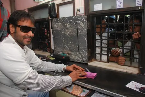 Ajay Devgan opens &quot;London Dreams&quot; Advance Booking Gaiety, Bandra, Mumbai