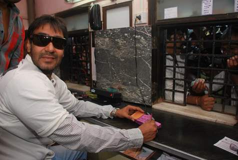 Ajay Devgan opens &quot;London Dreams&quot; Advance Booking Gaiety, Bandra, Mumbai