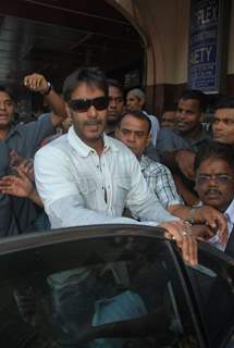 Ajay Devgan opens &quot;London Dreams&quot; Advance Booking Gaiety, Bandra, Mumbai