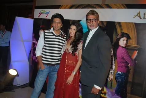 Amitabh Bachchan, Ritesh Deshmukh & Jacqeline Fernandes met the Aladin-Godrej Contest winners at a gala event held in Mumbai