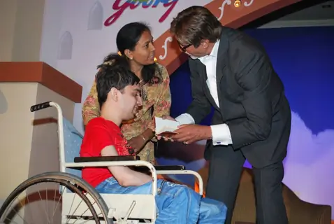 Amitabh Bachchan met the Aladin-Godrej Contest winners at a gala event held in Mumbai