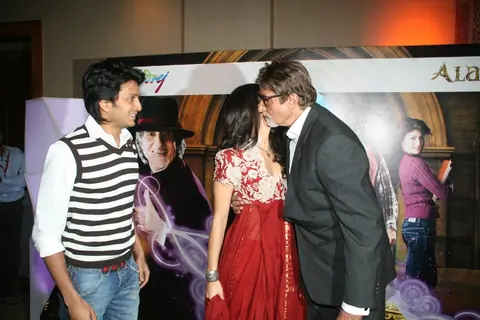 Amitabh Bachchan, Ritesh Deshmukh & Jacqeline Fernandes met the Aladin-Godrej Contest winners at a gala event held in Mumbai