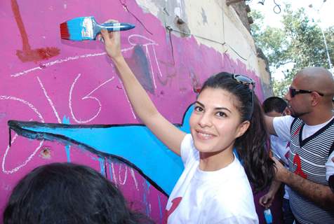 Jacqueline Fernandes Paint the Wall in Opp Phoenix Mills