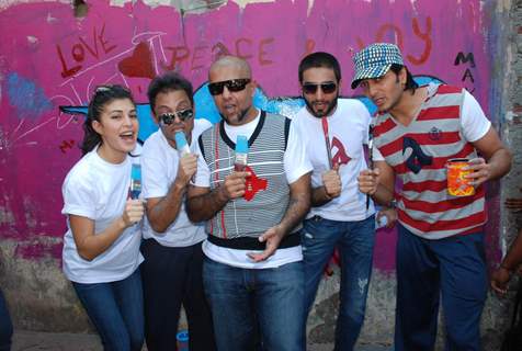 Jacqueline Fernandes, Vishal, Shekhar and Ritesh Deshmukh Paint the Wall in Opp Phoenix Mills