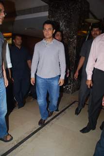 Aamir Khan were present at the first look of their movie &quot;3 Idiots&quot; held at Metro Big Cinemas in Mumbai