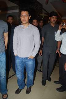 Aamir Khan were present at the first look of their movie &quot;3 Idiots&quot; held at Metro Big Cinemas in Mumbai