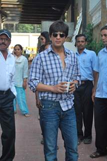 Shahrukh Khan''s bday press meet at mannat