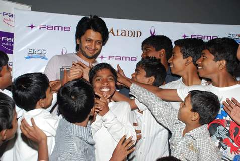 Reitesh Deshmukh at Fame Adlabs for Pink Ribbon kids show for NGO