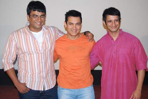 Bollywood actors Sharman Joshi, Aamir Khan and R Madhavn at a press conference in Mumbai where they were promoting their upcoming movie &quot;3 Idiots&quot;