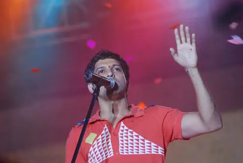 Farhan Akhtar performs live at S-Satr Rocks show at Chitrakoot Grounds