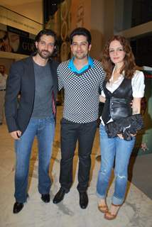 Bollywod actors Hrithik Roshan, Aftab Shivdasani and Suzanne Roshan at the special screening of film &quot;Aao Wish Karein&quot;, PVR Juhu