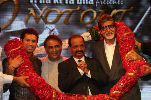 Bollywood superstar Amitabh Bachchan at the felicitation of Sunil Gavaskar in Mumbai