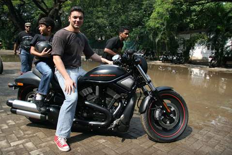 Sohail Khan with his son at Harley Davidson rally at VT to Bandra