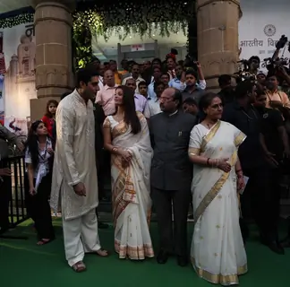 Shri Harivansh Rai Bachchan''s select poems &quot;Bachchan Sandhya&quot; by Mr Amitabh Bachchan and members of the family will captivate &quot;The Qudience&quot; at Bhartiya Vidya Bhavan Mumbai